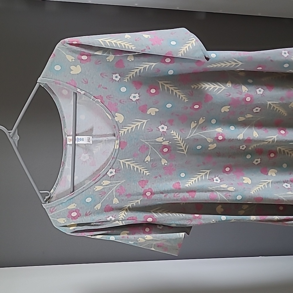 LuLaRoe Large Grey/green Floral Perfect T